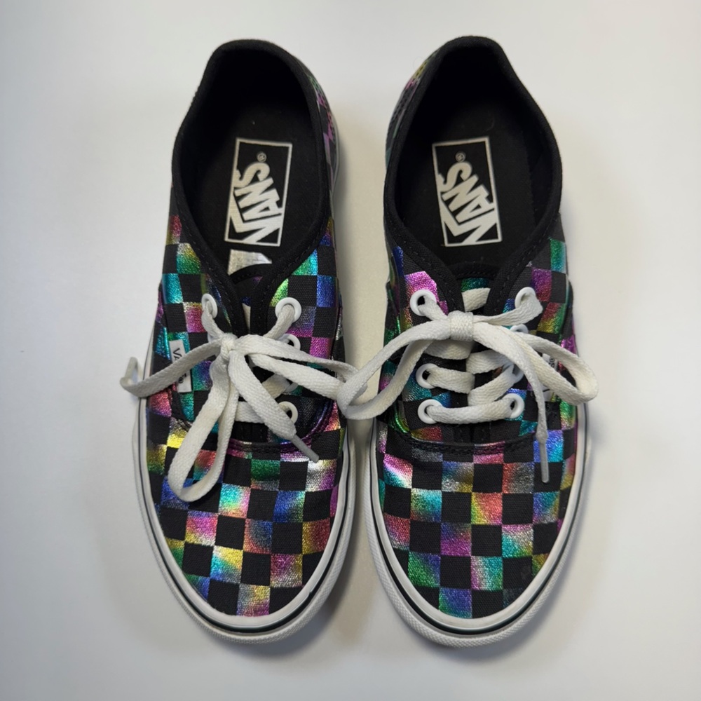 Vans checkerboard iridescent shoes Sneakers Womens size 6, men’s size 4.5.